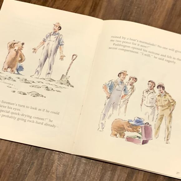 Paddington's Garden Green Paperback Picture Book Bond Banbery Piccolo 1972 1982 - Picture 4 of 6